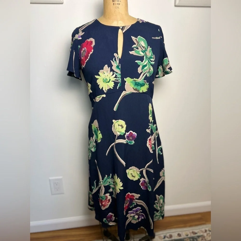 Anthropologie women’s navy floral short sleeve dress size 2
